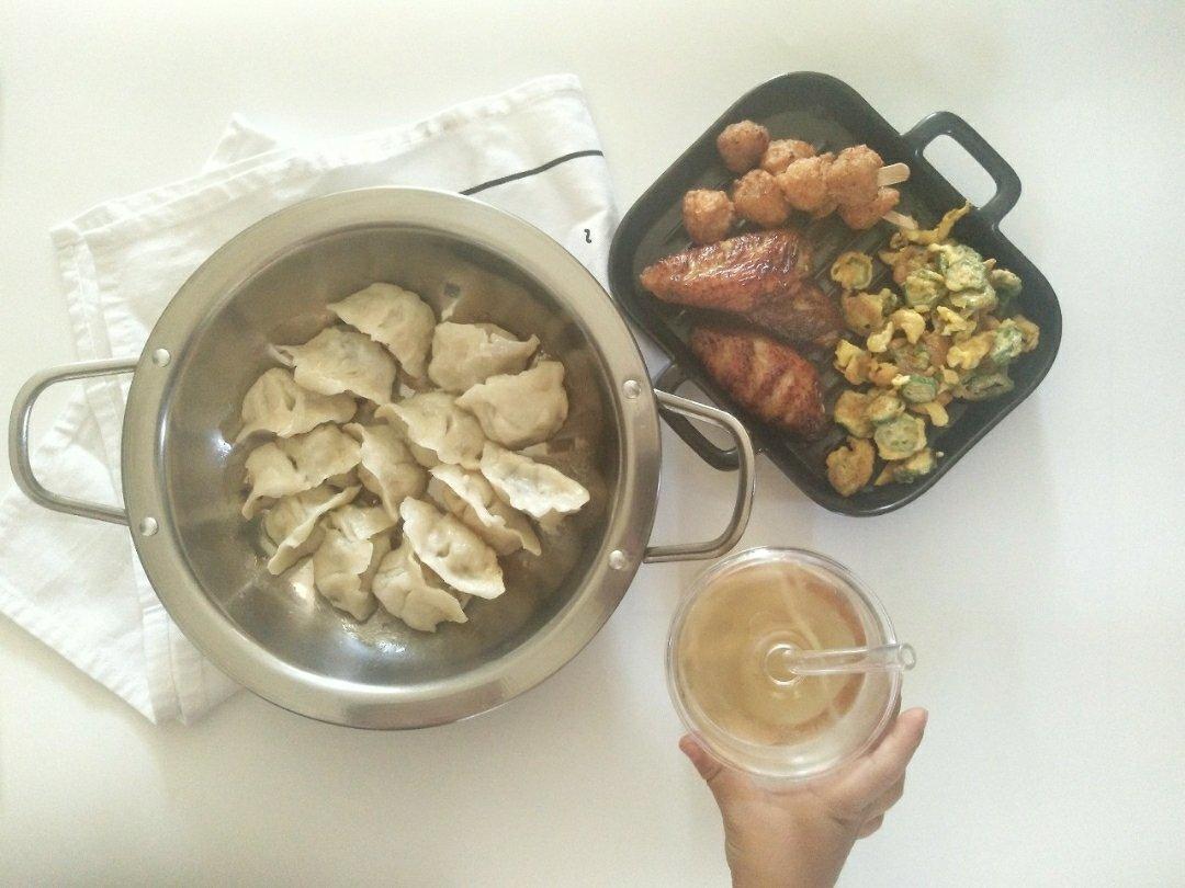 绿黄红粉黑——黄瓜鸡蛋虾仁木耳猪肉水饺