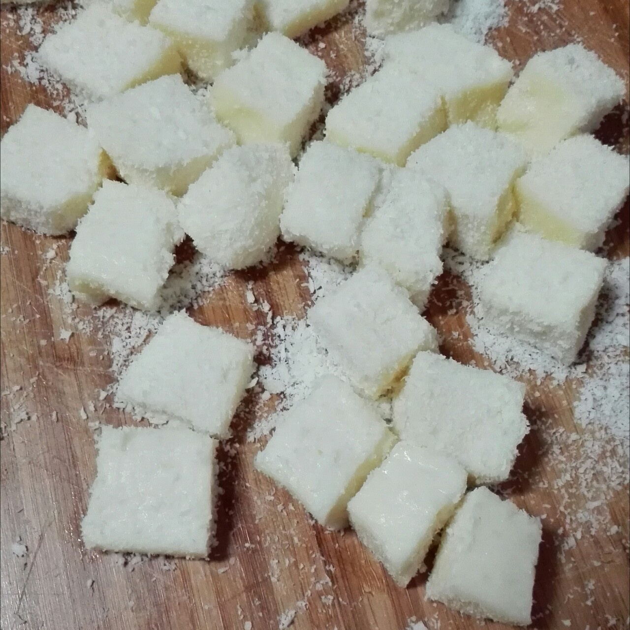 完胜85度C牛奶椰丝小方