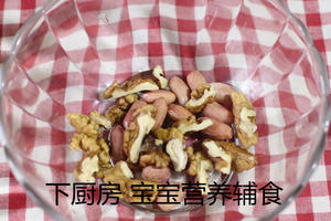 核桃红枣粥的做法 步骤2