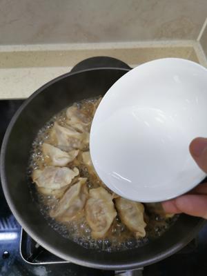 香煎水饺—快手早餐的做法 步骤6