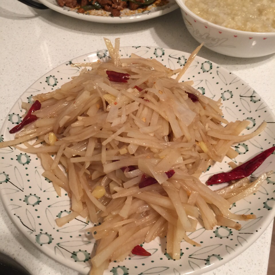 酸辣土豆丝-不用再愁不辣不酸了