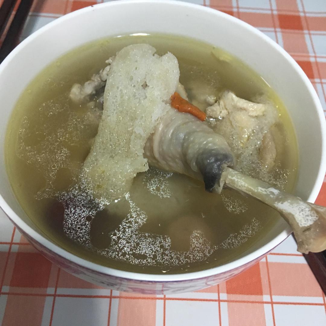 竹荪土鸡汤