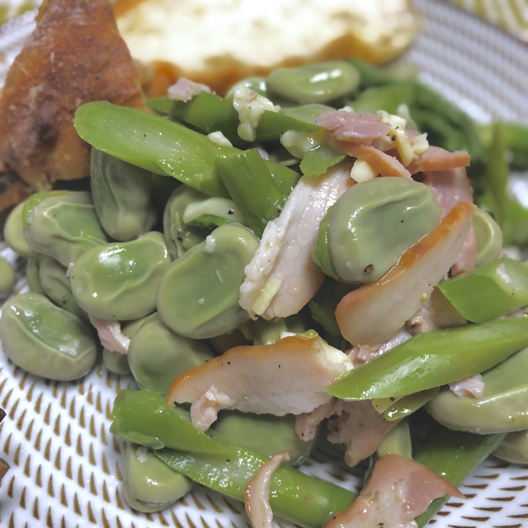 暖风芦笋蚕豆色拉 Asparagus & Fava Bean Salad