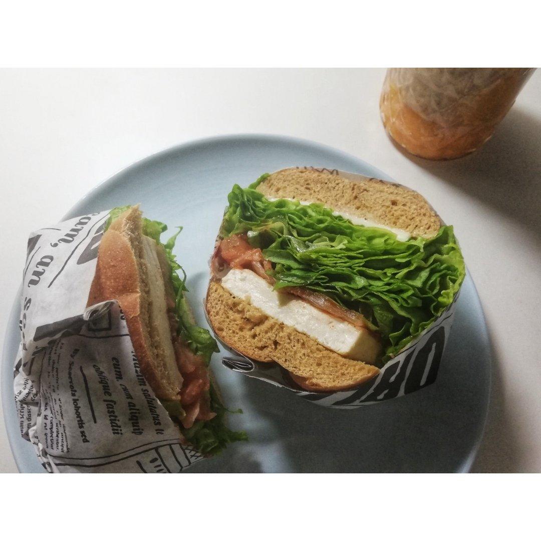超快手的泡菜豆腐三明治『低脂早餐』