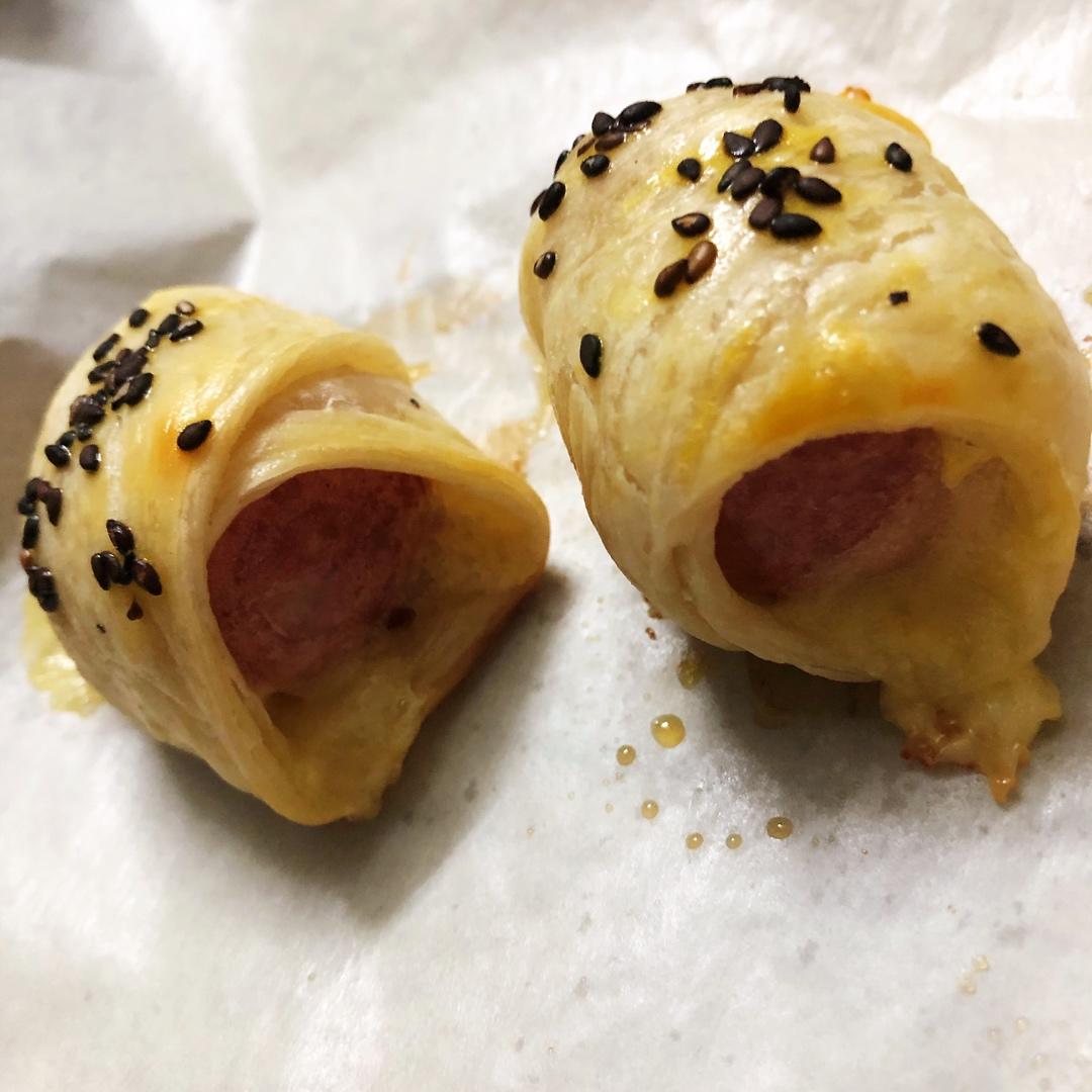 香肠酥皮卷：手抓饼皮还能这样吃，不用和面快速搞定早餐