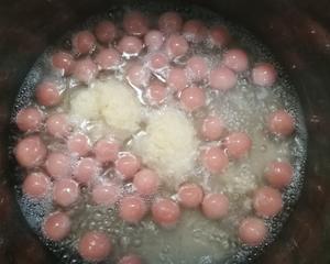 酒酿桂花粉红鸡蛋丸子的做法 步骤4
