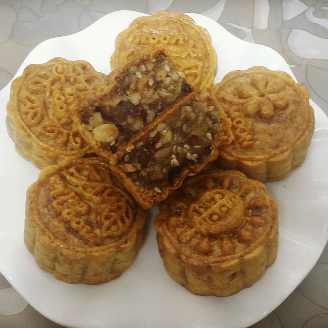 广式月饼——蛋黄莲蓉月饼