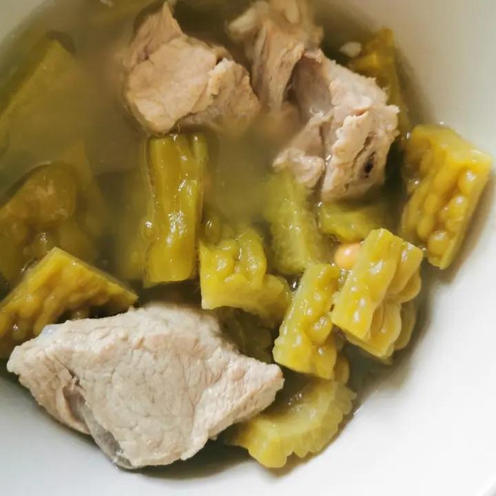 猪骨黄豆苦瓜汤