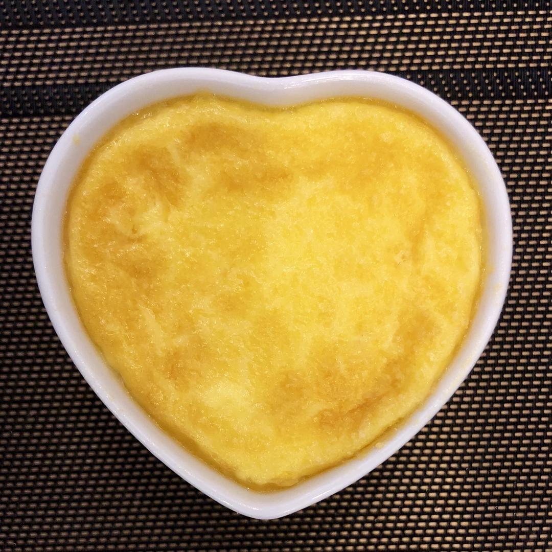 Crèmebrulée。法式烤布雷。焦糖布丁。