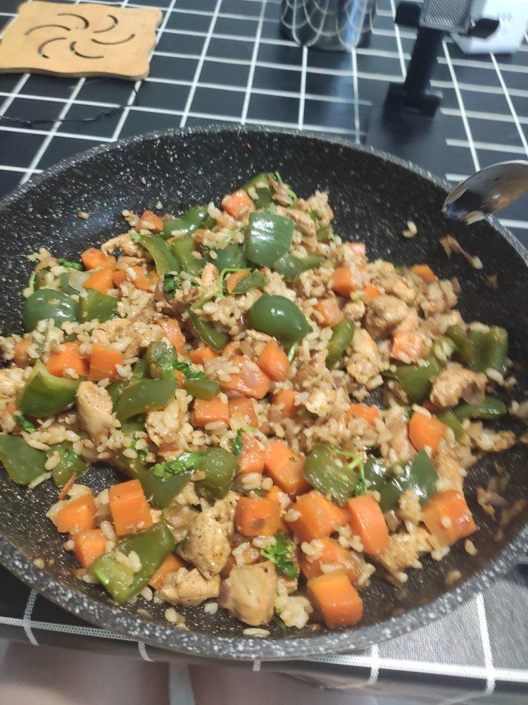 【健康三餐】香喷喷孜然鸡肉闷饭