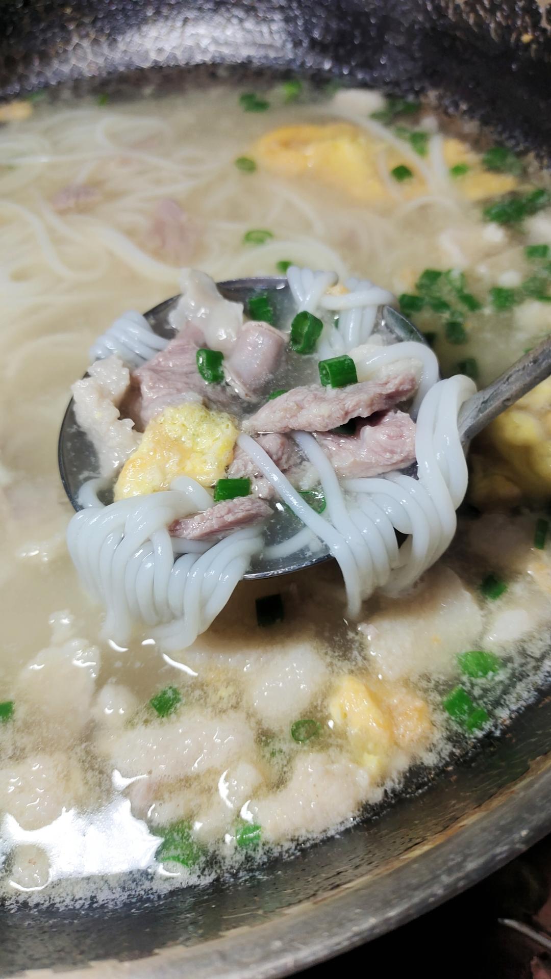 客家猪杂汤河粉（我家的祖传秘方٩(˃̶͈̀௰˂̶͈́)و