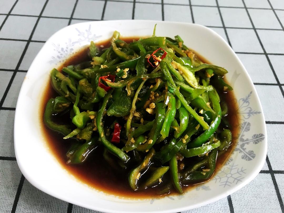 凉拌青椒（两分钟完成的开胃小菜）