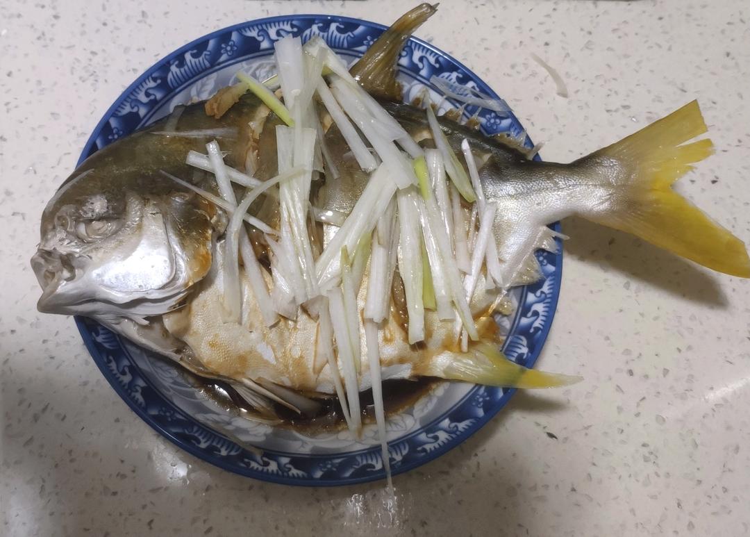 清蒸黄花鱼【北鼎蒸炖锅食谱】