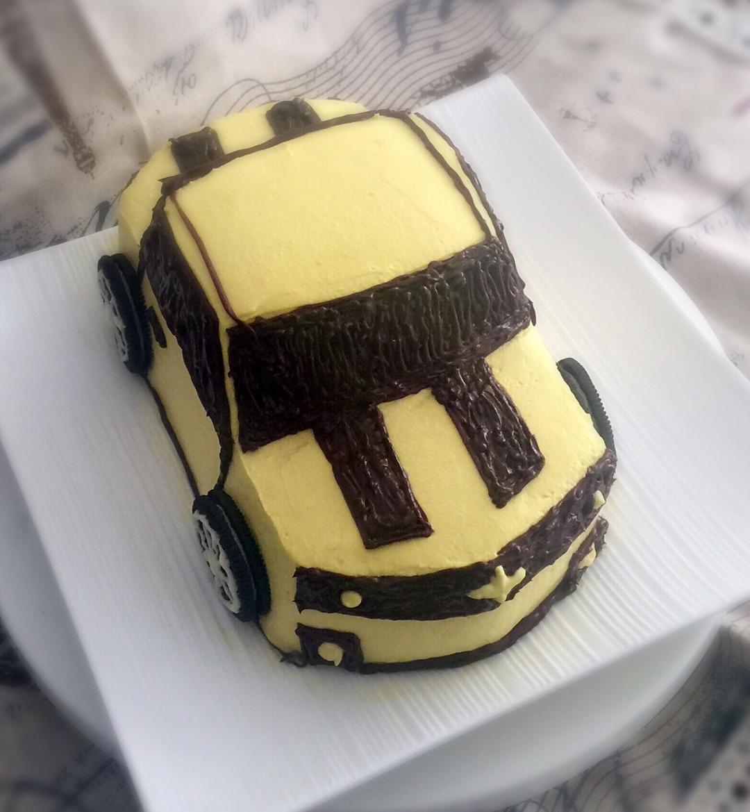 羿妈小厨做的变形金刚大黄蜂蛋糕