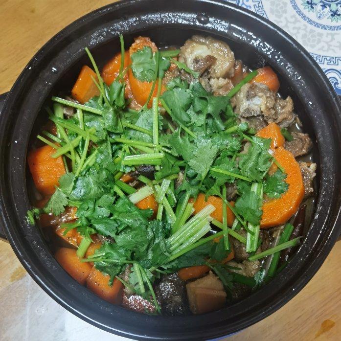 胡萝卜马蹄炖羊排（广式羊排煲）