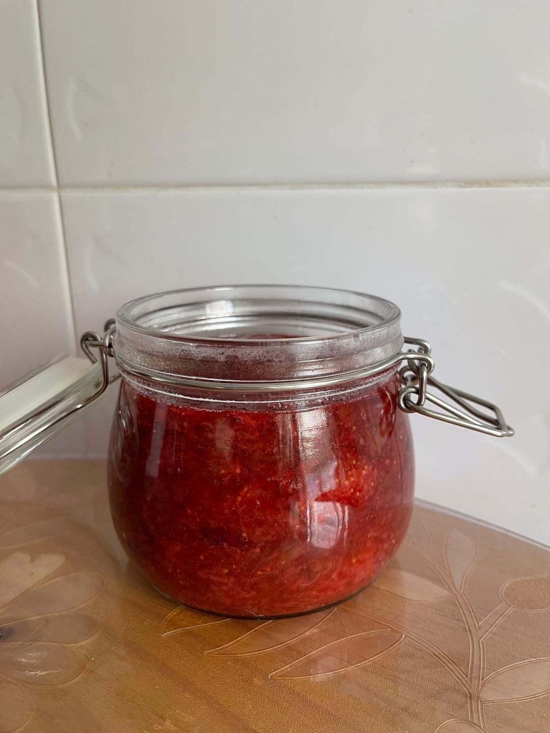 玫瑰草莓酱的做法