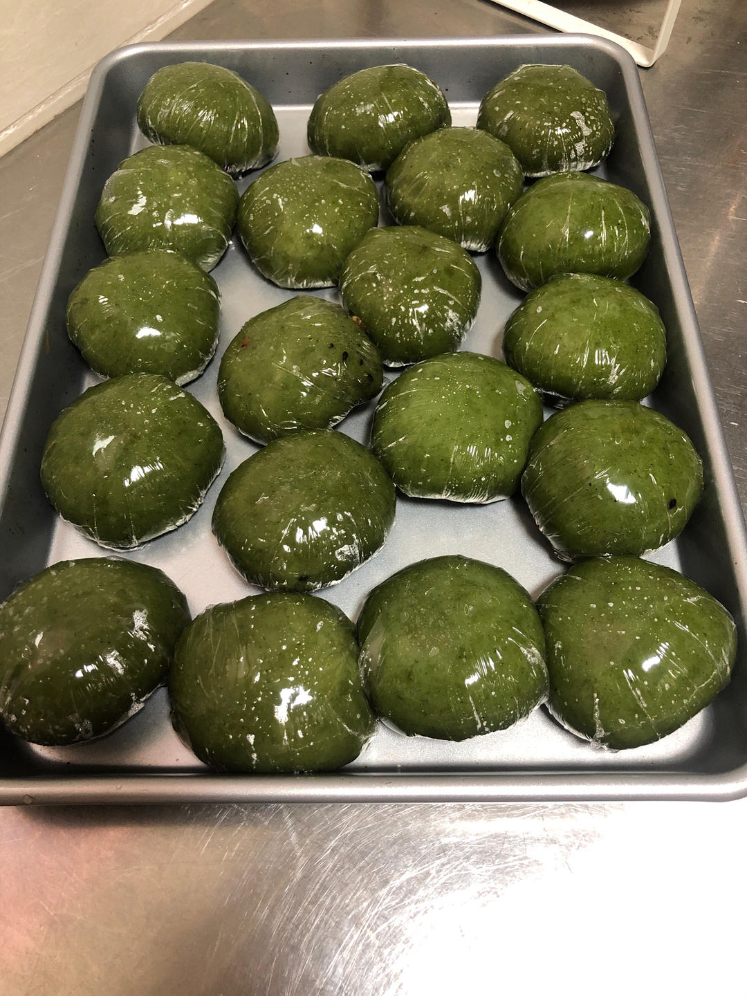 清明必吃的艾草青团