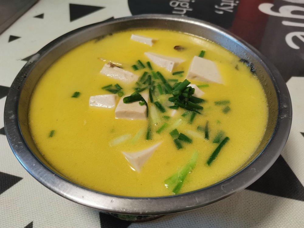 昂刺鱼豆腐汤（黄辣丁）