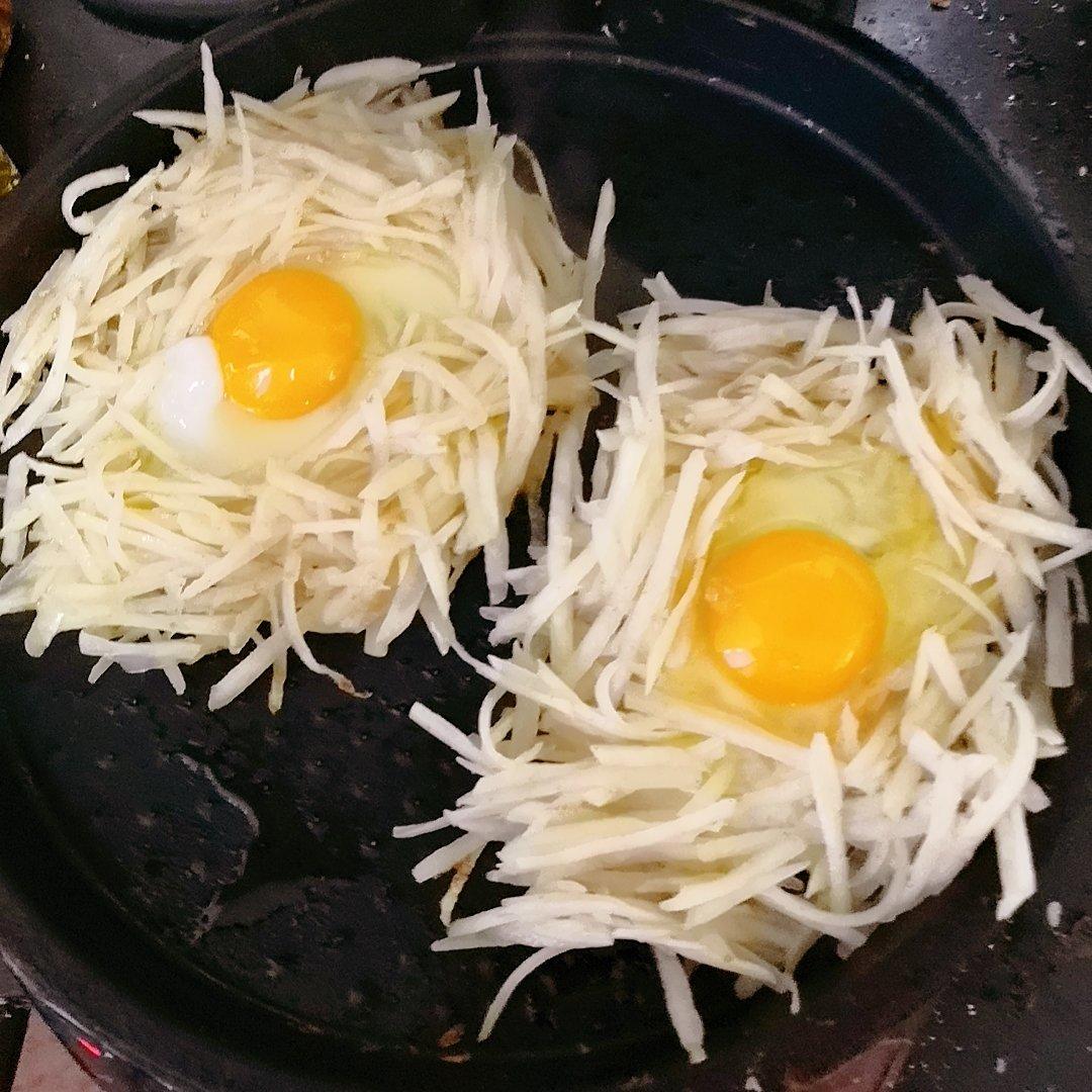 土豆丝鸡蛋饼快手早餐