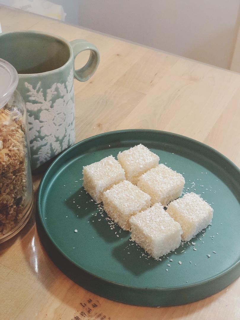 完胜85度C牛奶椰丝小方