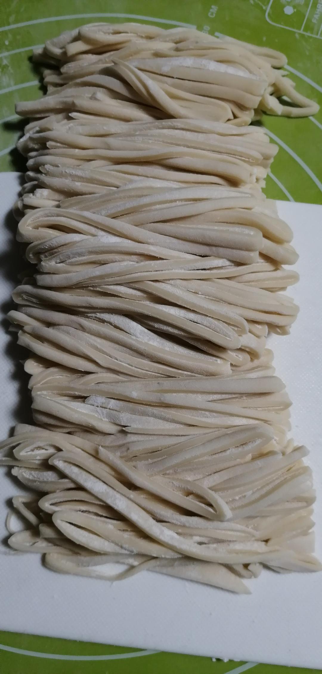 快手纯手工擀面条