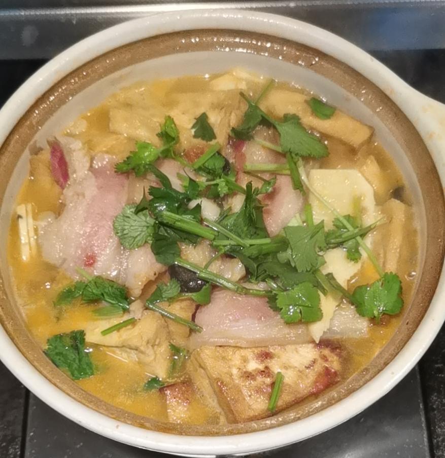 砂锅咸肉老豆腐