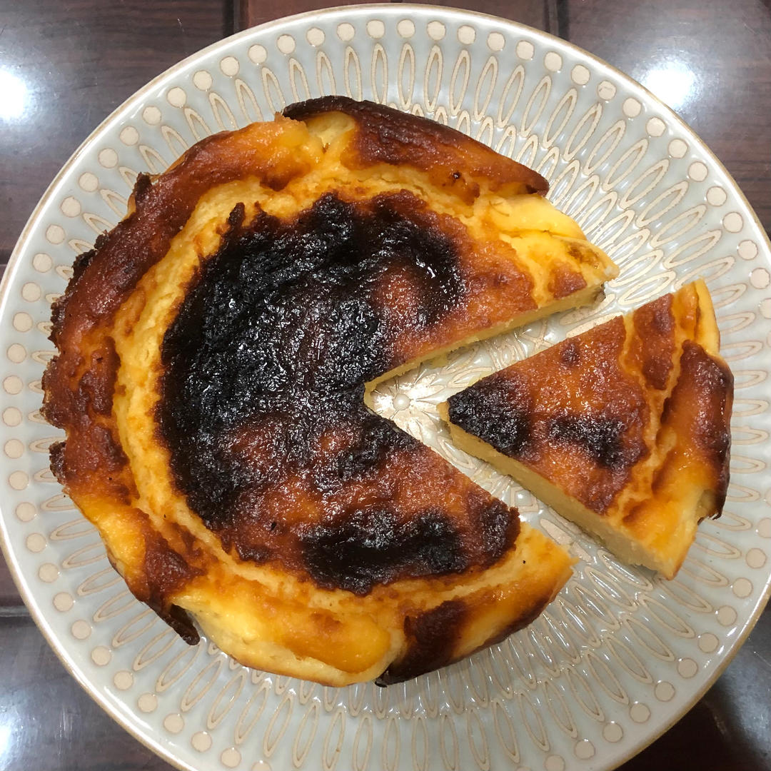 巴斯克蛋糕（马壮实）