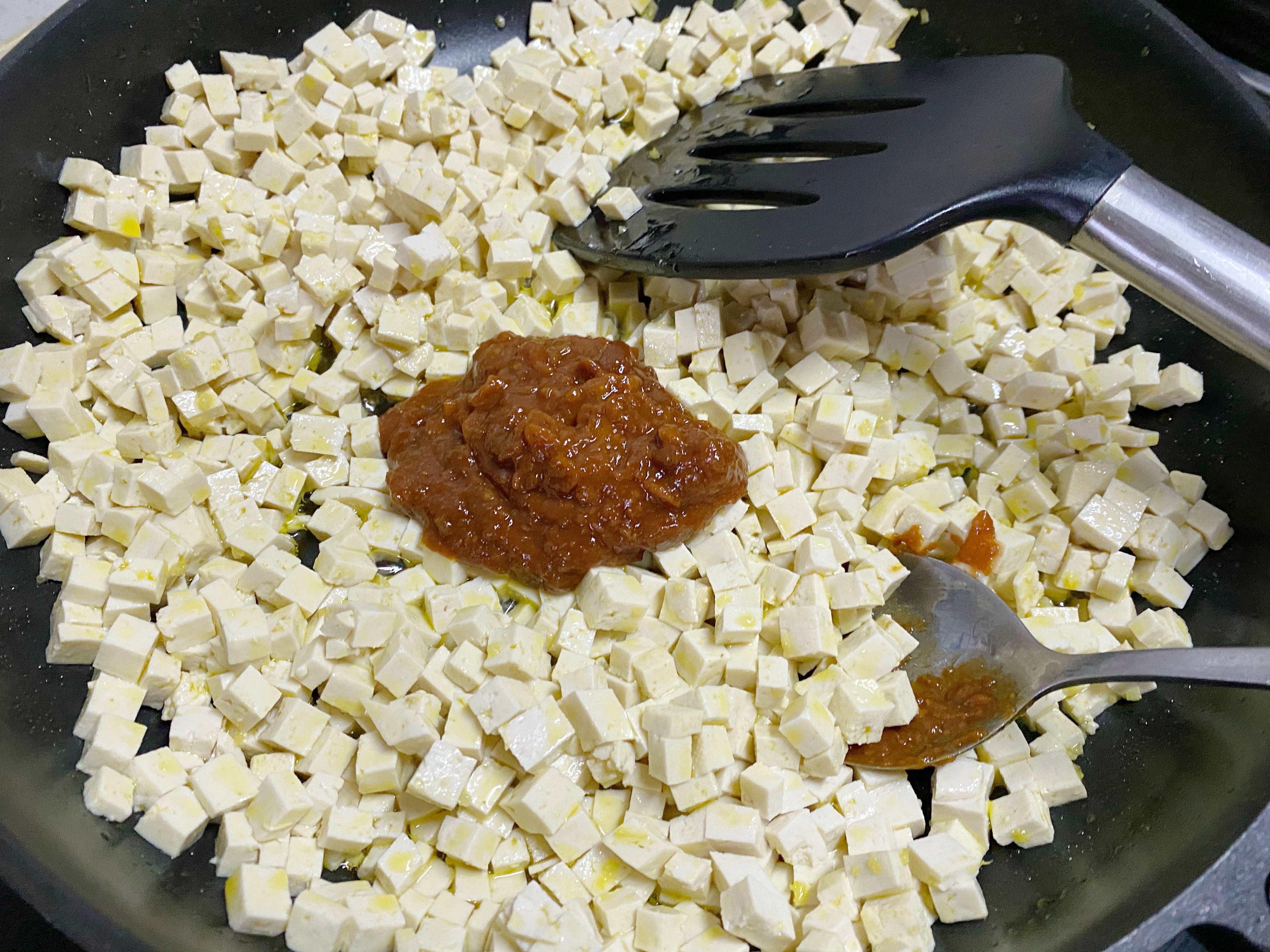 『葱伴侣豆瓣酱』豆腐包子的做法 步骤4