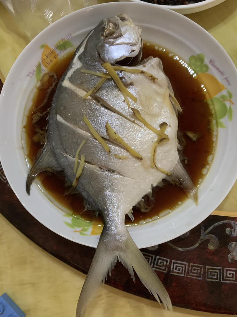 金鲳鱼蒸酸梅