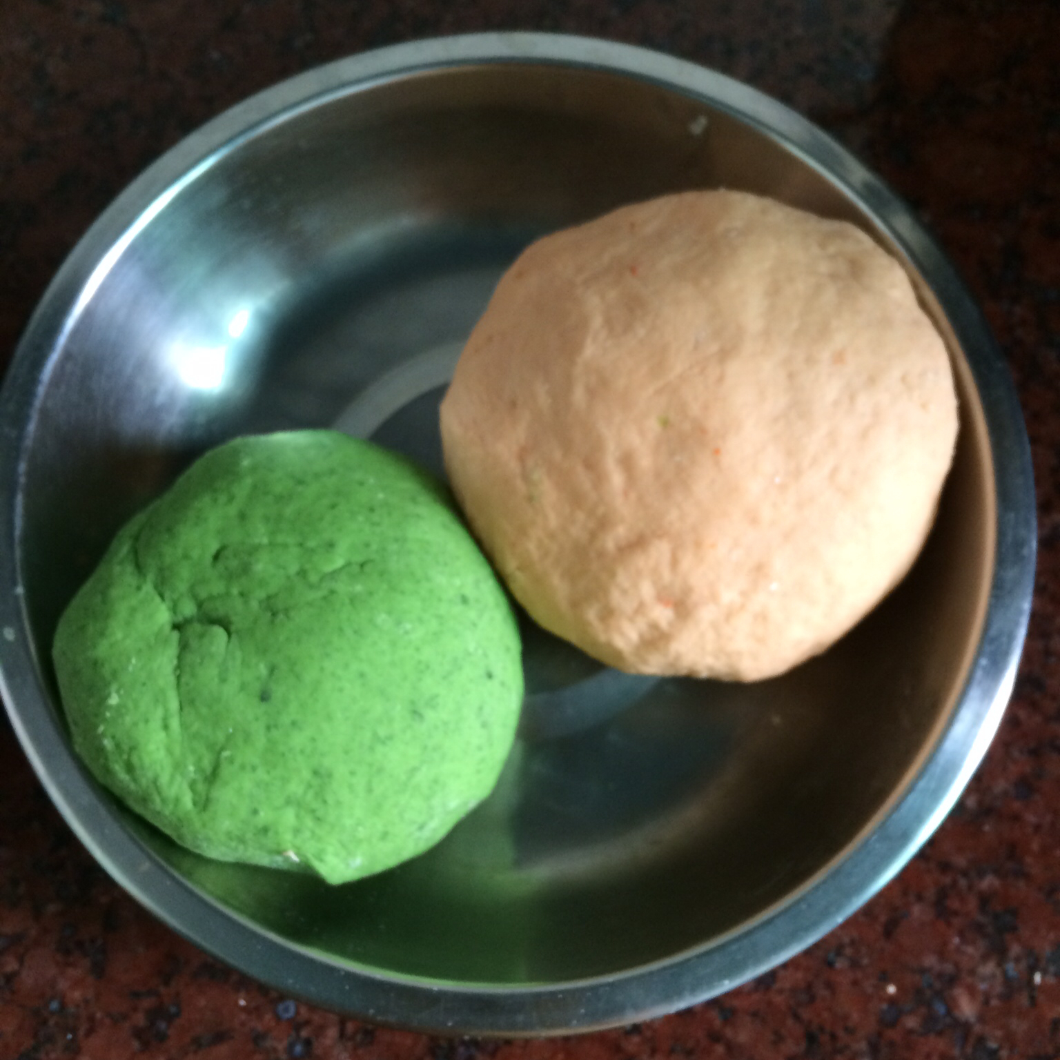 大儿童餐蔬菜面鱼儿