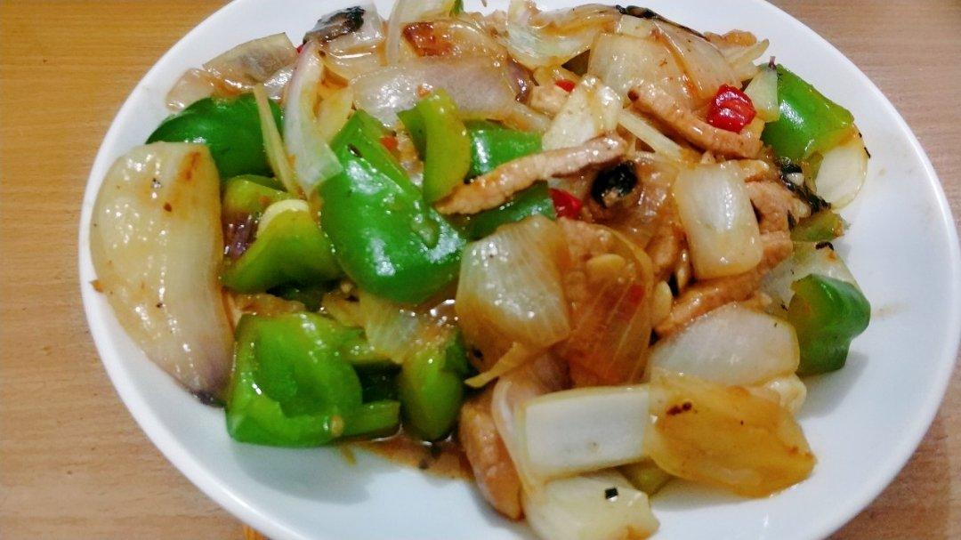 洋葱青椒炒肉