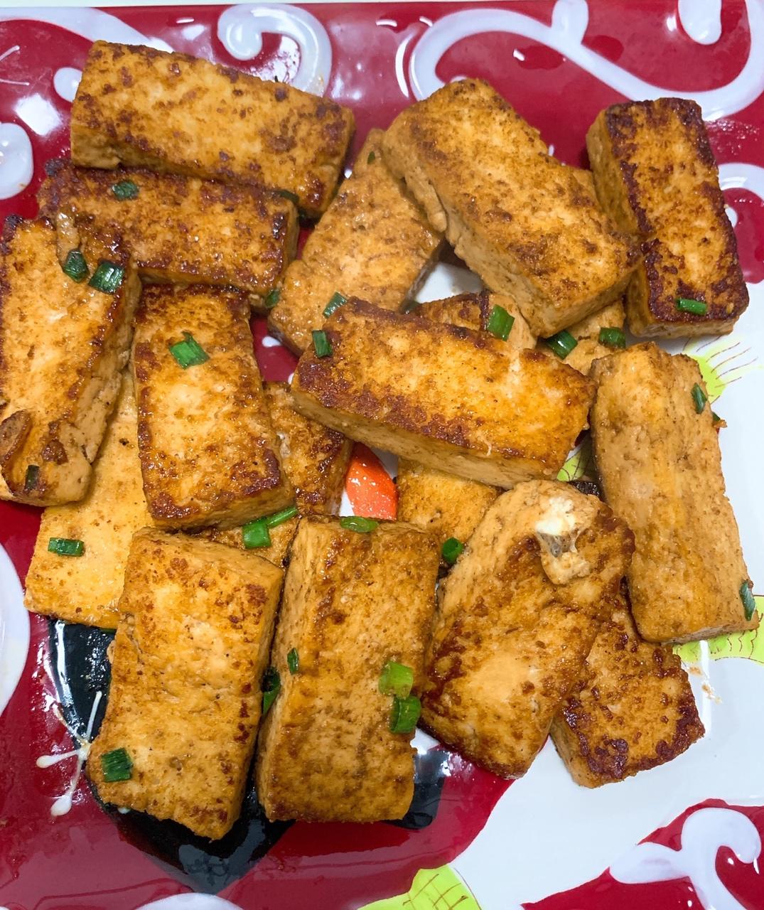 秒杀路边摊的香煎豆腐‼️好吃到爆‼️‼️简单快手 比肉还好吃