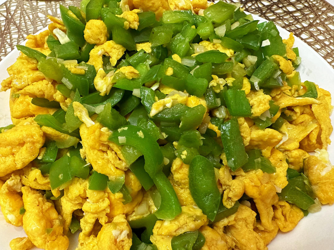 厨师长教你：“青椒炒鸡蛋”的家常做法 ,非常下饭