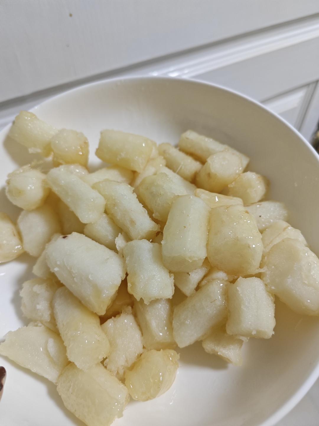 【拔丝山药】慢功出细活，拔丝需要中火慢慢熬糖