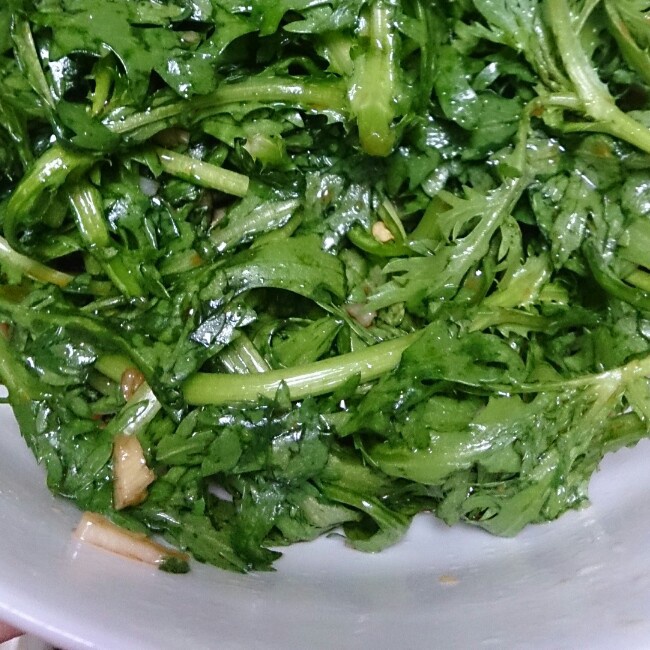 不减肥的胖妞做的凉拌皇帝菜