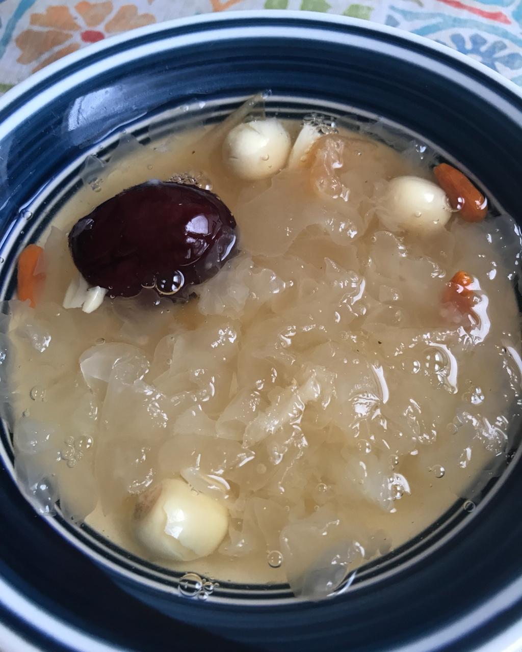 银耳红枣汤（补铁补血最牛逼）