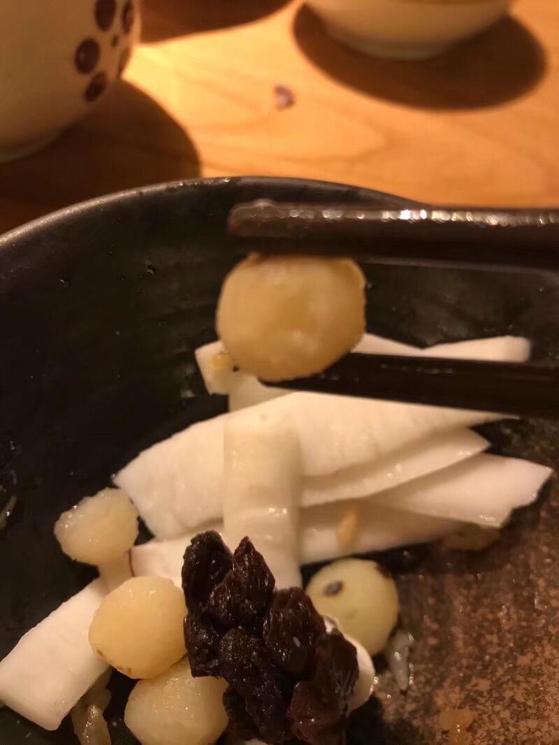 鲜花和美食装扮的生活