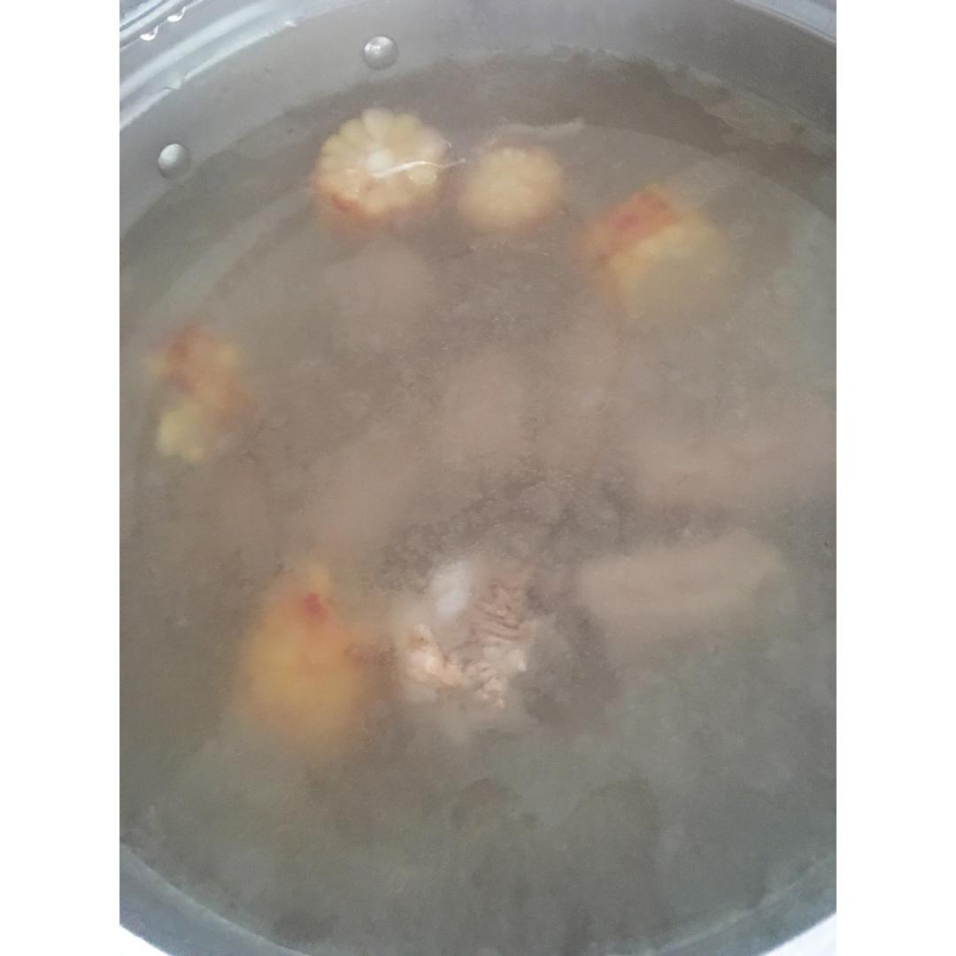 番茄土豆玉米排骨汤