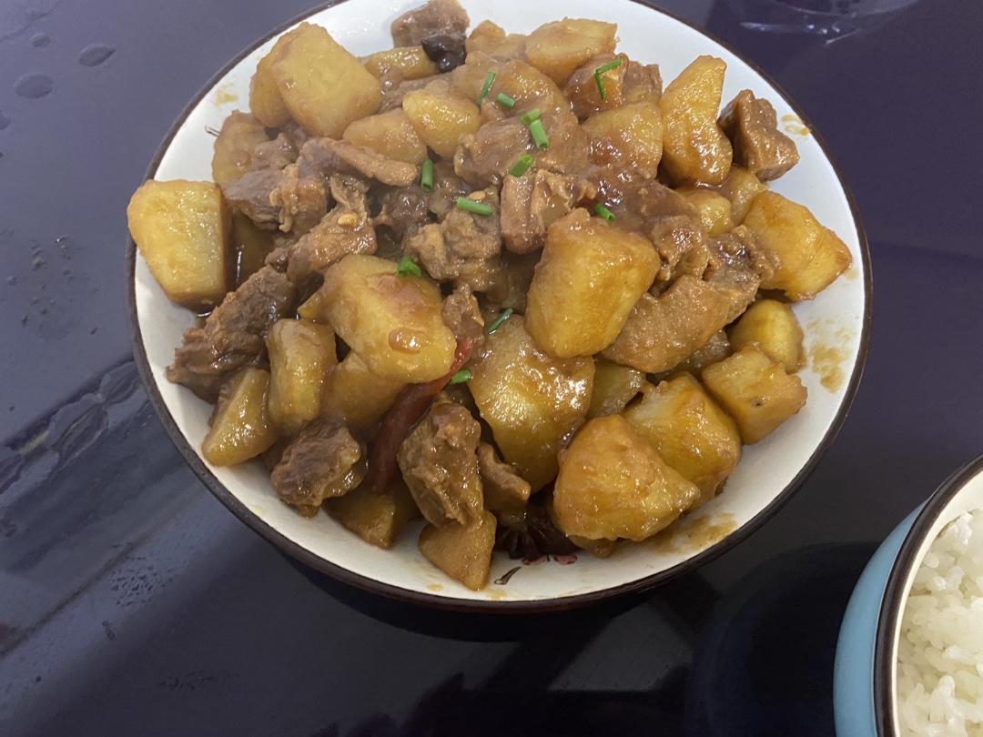 土豆炖牛腩