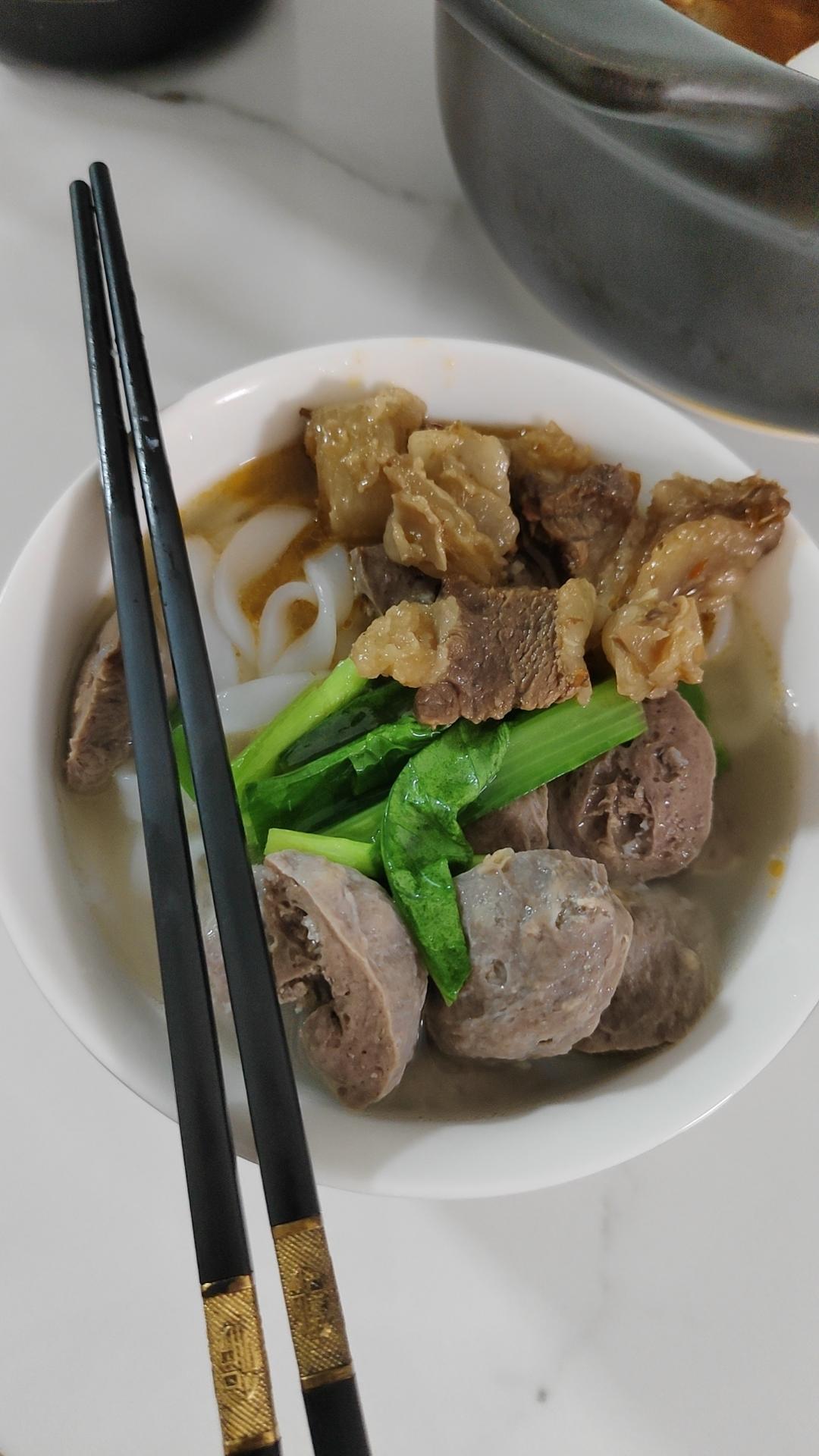 红烧牛腩~好吃到舔嘴