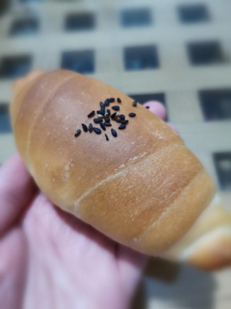 全麦芝麻盐面包