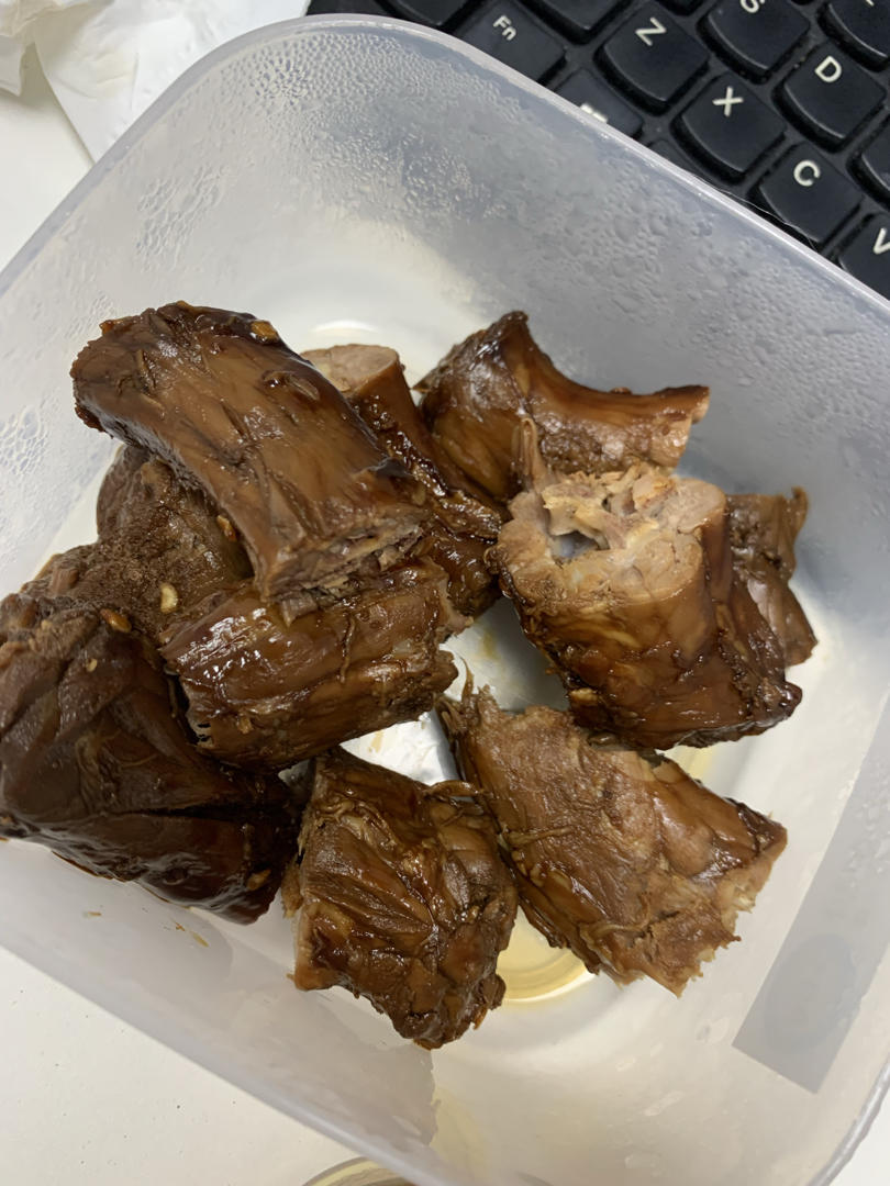 周黑鸭版鸭脖子（好吃到舔手指）