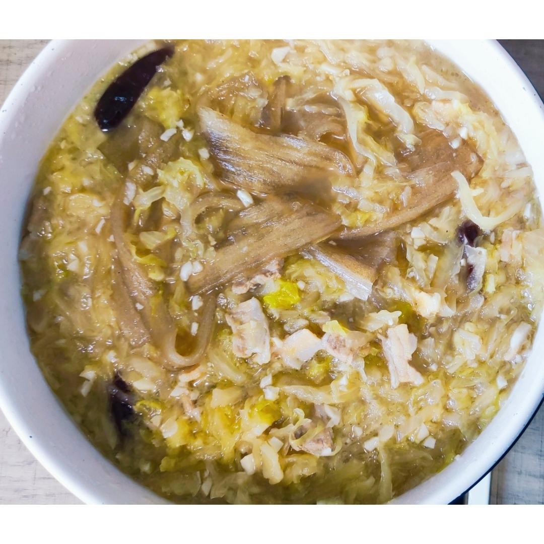 东北酸菜猪肉炖粉条