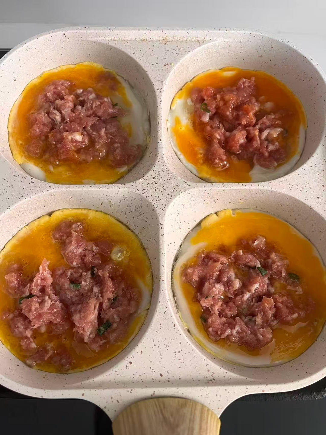小朋友早餐：鸡蛋肉汉堡+苹果燕麦奶