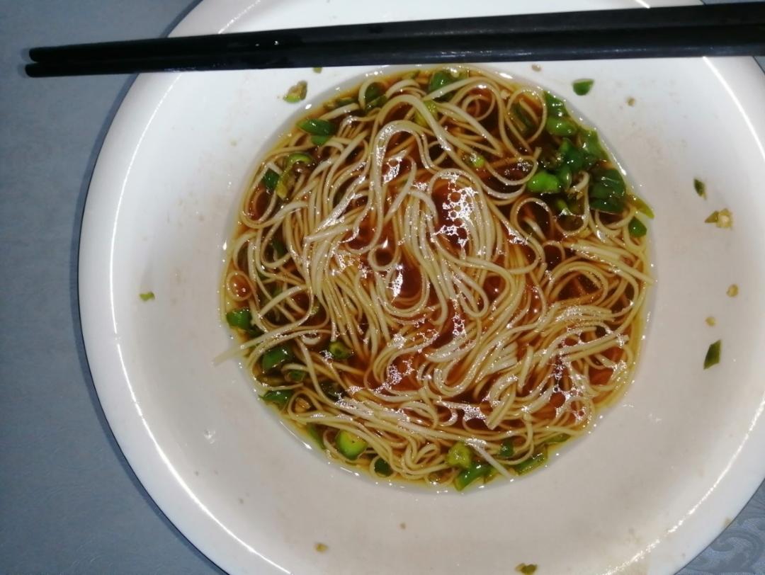 超简单的10分钟做好-热汤面