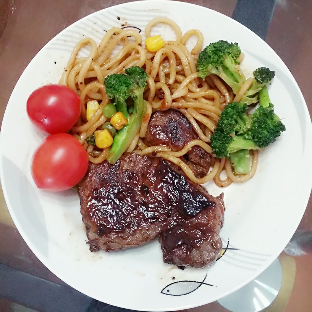 黑椒牛排（配土豆/鸡蛋，意面/蔬菜）