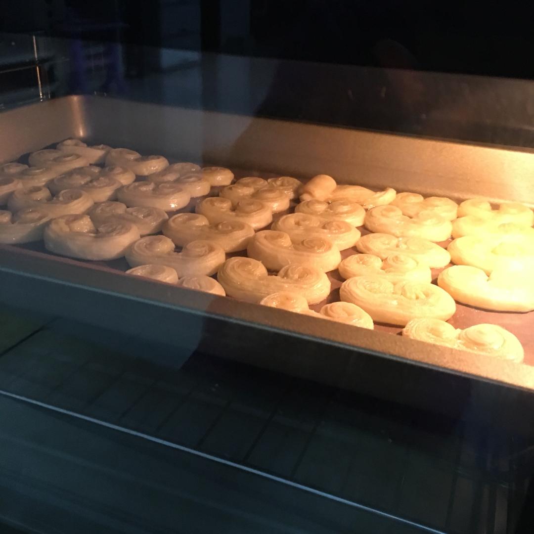基础千层酥皮做法--附果酱酥、风车酥、蝴蝶酥和羊角酥整形