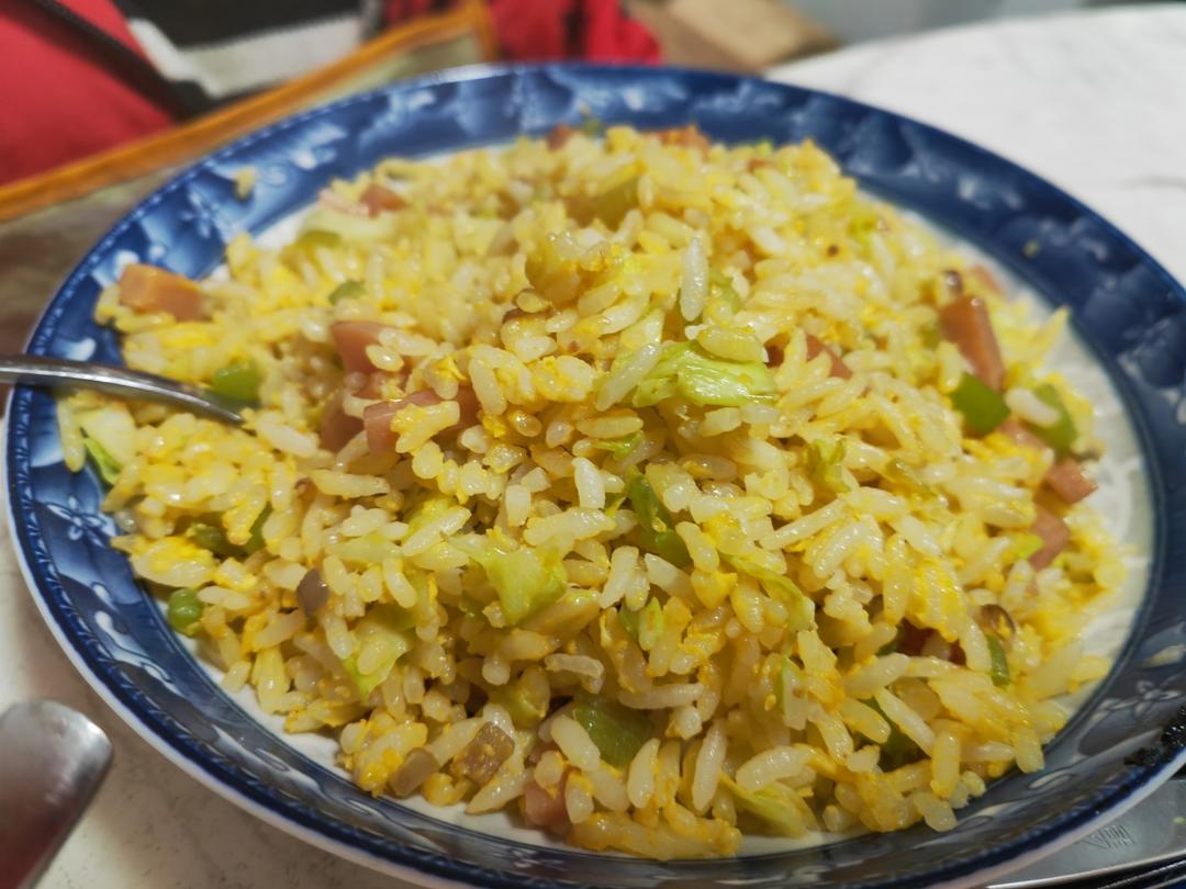 炒饭系列◾️📍粒粒金黄，让小朋友光盘的火腿肠蛋炒饭，好吃💯（详细版且附视频）