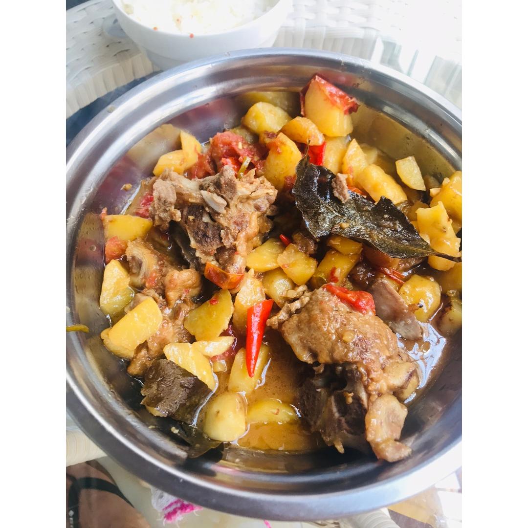 快手西红柿土豆炖牛肉