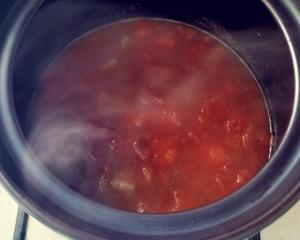 配料简单营养丰富的西红柿牛腩汤的做法 步骤9